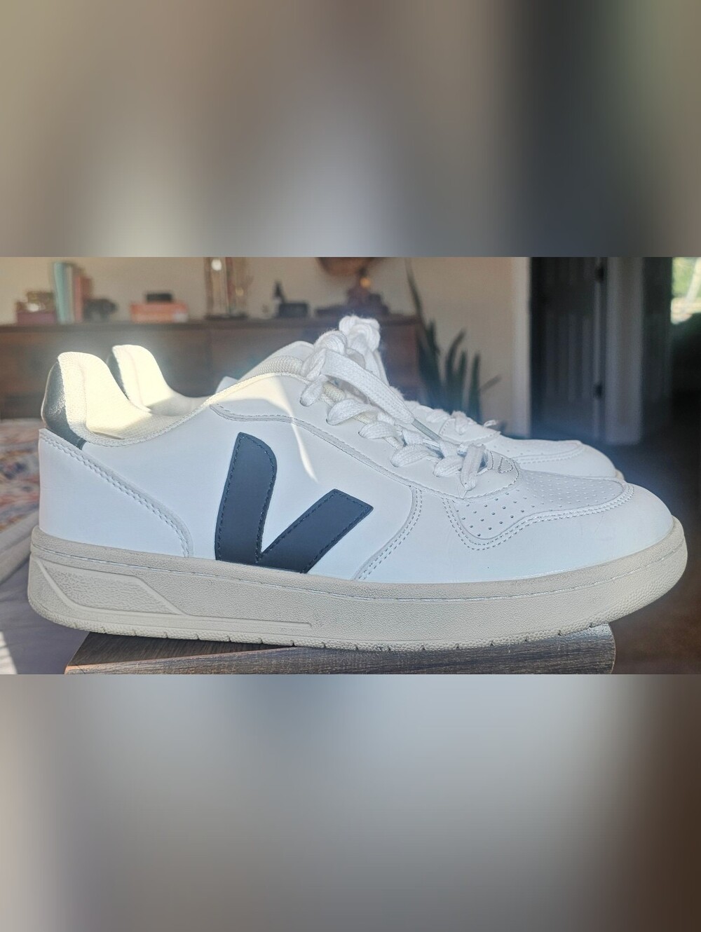 VEJA V-10 Womens Low Top Leather Sneakers White with Black Size 7.5/40